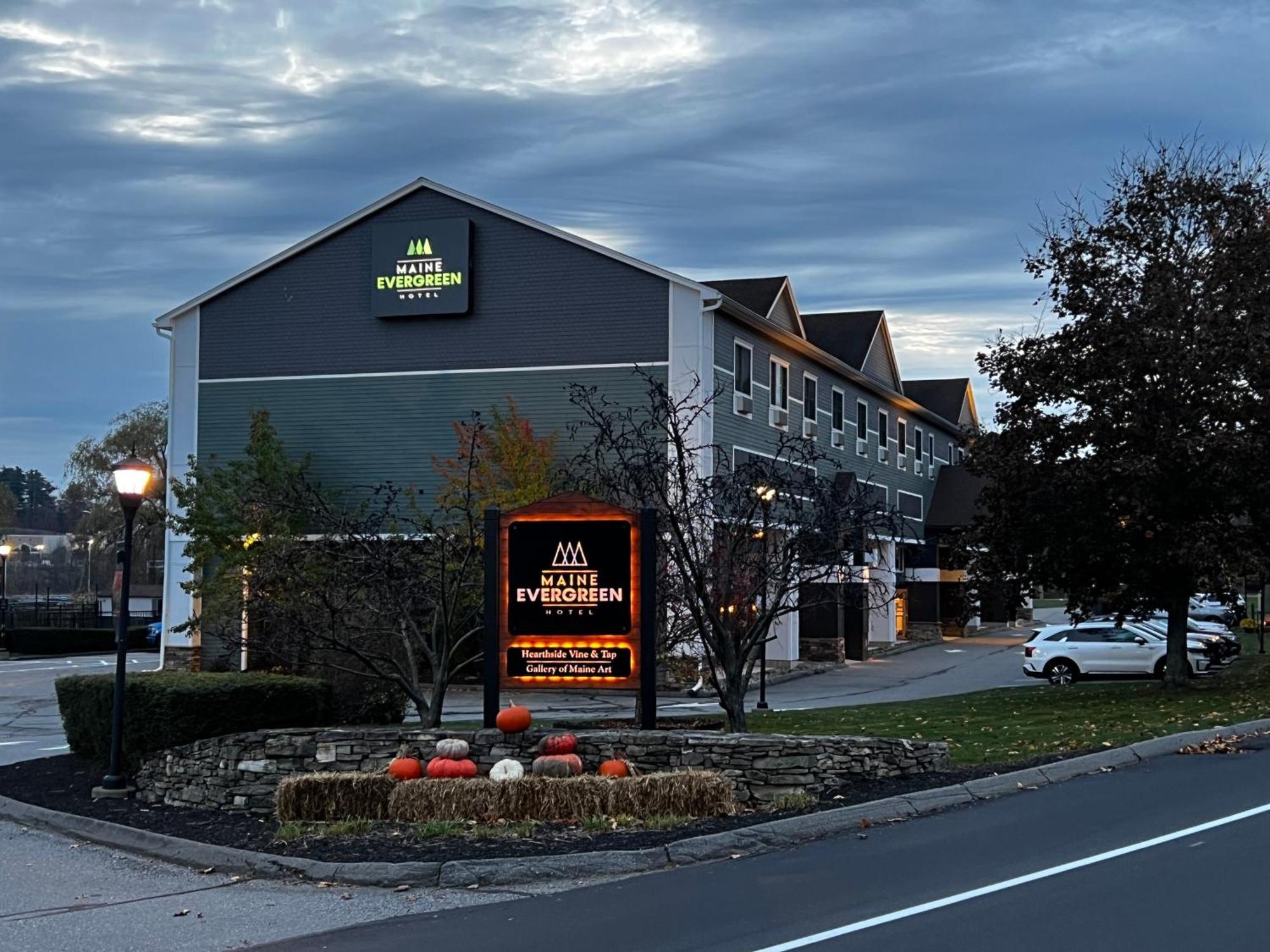 Maine Evergreen Hotel, Ascend Hotel Collection Augusta Bagian luar foto
