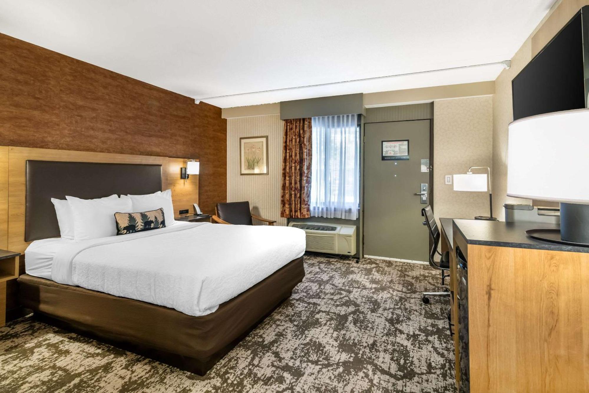 Maine Evergreen Hotel, Ascend Hotel Collection Augusta Bagian luar foto