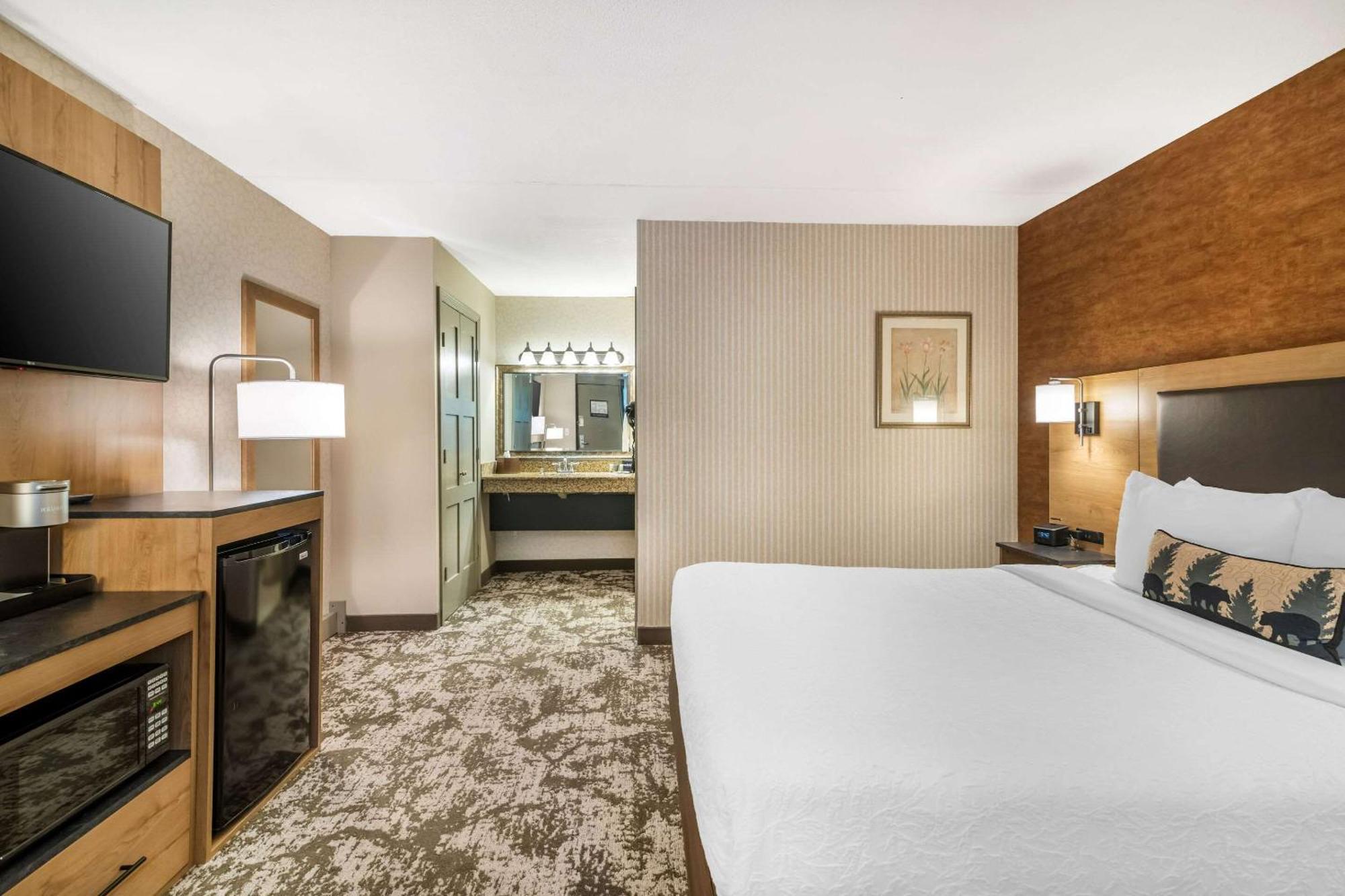 Maine Evergreen Hotel, Ascend Hotel Collection Augusta Bagian luar foto